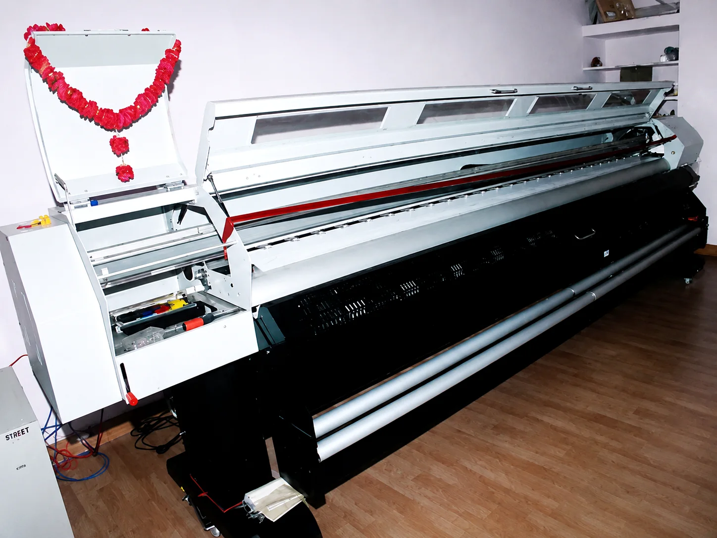 Large format printing machine at Superb Creations